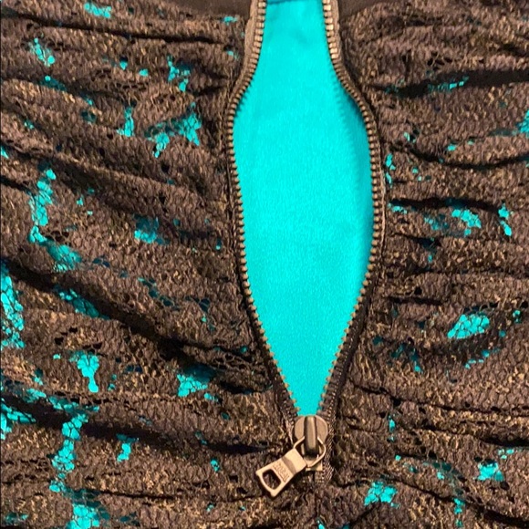 Alice + Olivia  bodycon lace dress prom - Picture 5 of 16